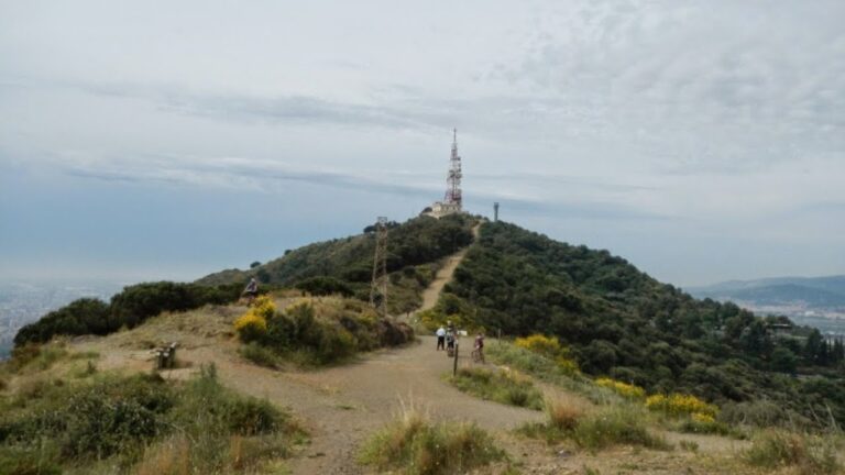Rutas de Monta&ntilde;a Cerca de Esplugues de Llobregat